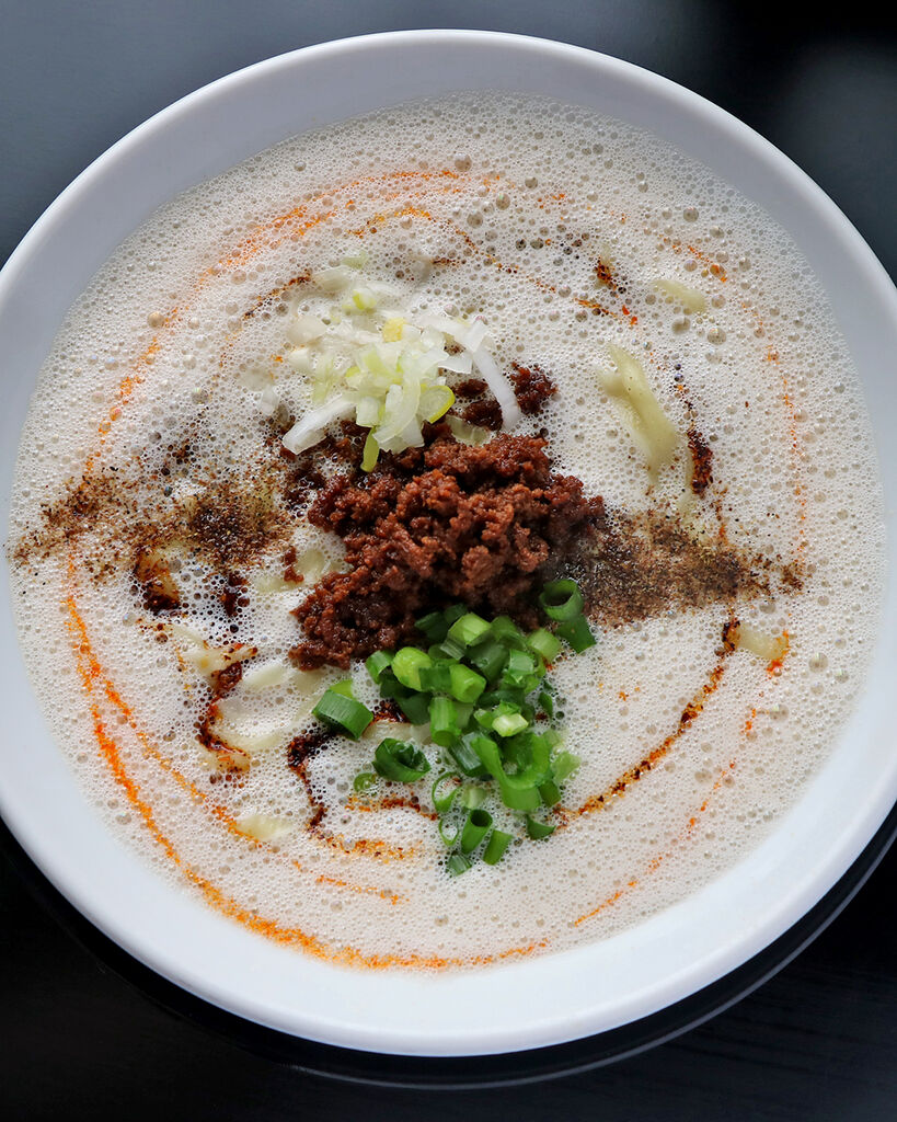 白泡担々麺 900円
