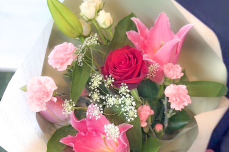 <b>【10名様】宇都宮産ユリ ミヤリリーの花束(ffHK花亀:季節のお花のおまかせブーケ花束)</b>