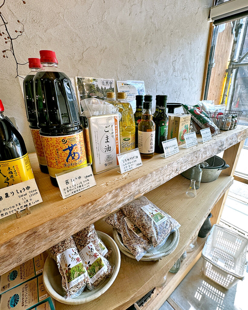 厳選した調味料や食材の購入も