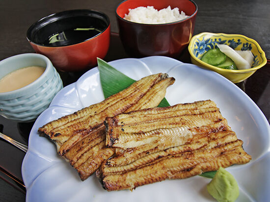 とろける食感☆ふわふわ肉厚！絶品鰻の白焼き