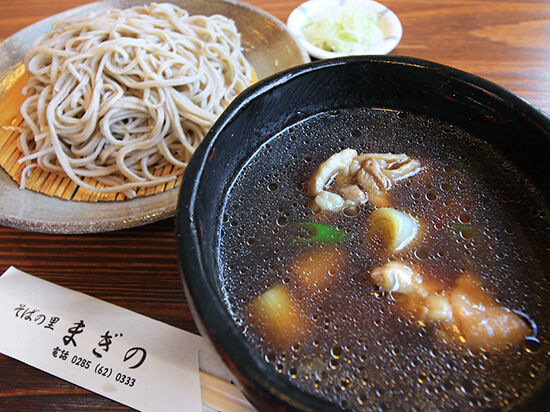 栃木しゃもの旨味たっぷりな熱々のつけ汁！