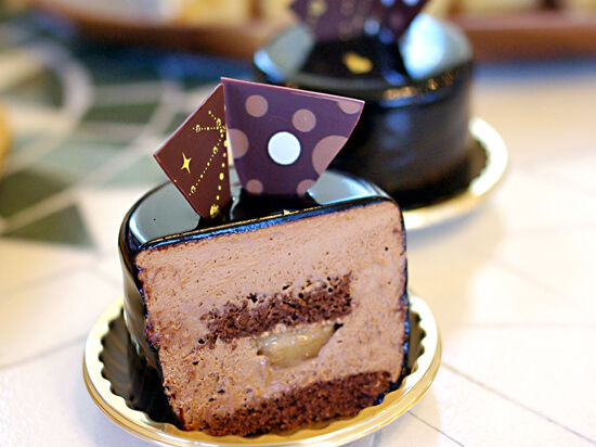 美しく上品に輝く☆極上チョコレートケーキ♪