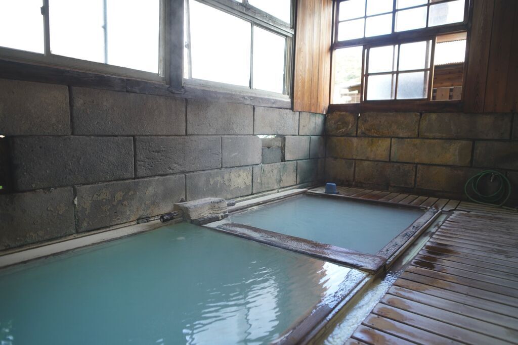 【那須町】異空間♪空洞を抜けた先に乳白色の湯☆（雲海閣）