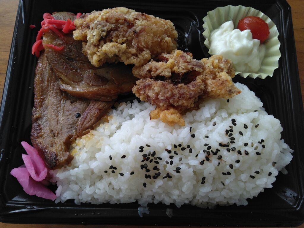 【野木町】もつ煮も◎唐揚げ×チャーシューの最強コンビ弁当（もつ煮屋 貫太郎）