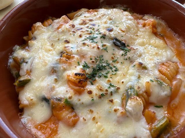 【那須町】雪景色を眺めながら味わう、幸せグラタン時間（Cafe facile）