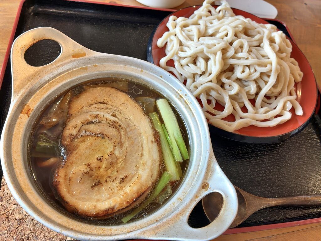 【宇都宮市】デカやわチャーシュー＆具沢山豚汁！相性◎なもちもち田舎うどん（とん汁うどん だっぺ）