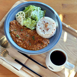 駅周辺でオシャ...