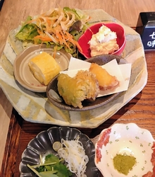 平日開店時間少...