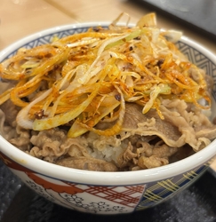 夕食を食べに家...