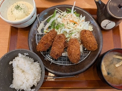 牡蠣フライ定食...