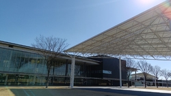 天井が高く、広...