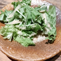 友人とランチを...