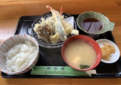 平日の昼どきに...
