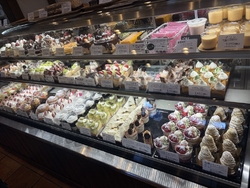 誕生日ケーキを...