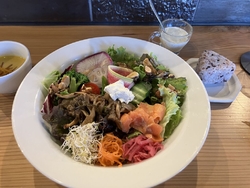 サラダのランチ...