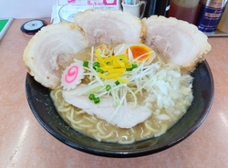 鶏白湯ラーメン...