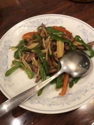 家族で夕食を頂...