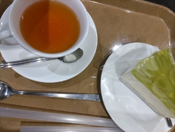 甘い物で休憩し...