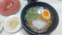 平日限定で麺類...