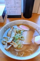 平日開店少し過...