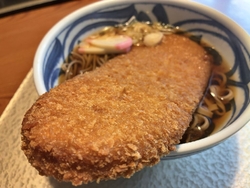 遅めの昼ご飯で...