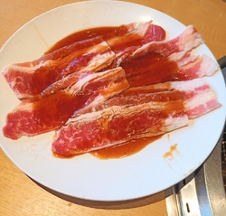 焼き肉を食べに...