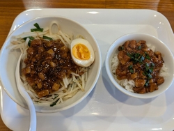東武百貨店近く...