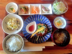 田園の中にぽつ...