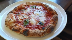 ピザが食べたぁ...