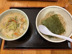 夜20時前に夕...