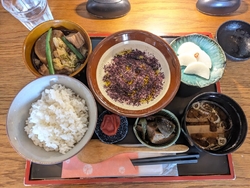 ランチに行って...