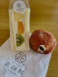 店の前は良く通...