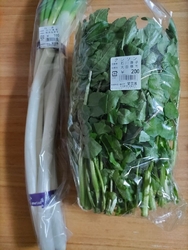 野菜を買いに行...