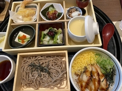 3人でランチ訪...