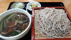 お昼時に被って...