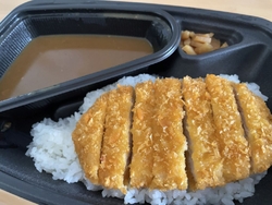 ロースカツカレ...