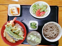 「お昼食べに行...