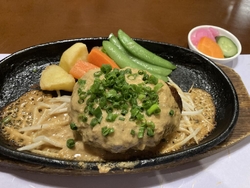 落ち着いて食事...