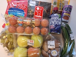 お墓参りに行く...