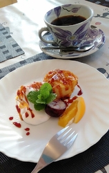 お茶の時間に伺...