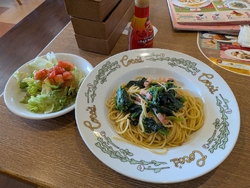 ほうれん草とベ...