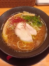 私は濃厚鶏白湯...