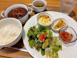 お洒落カフェを...