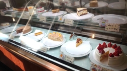 美味しいケーキ...