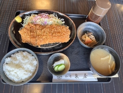 「とんかつ定食...