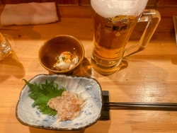 テーブル席とカ...