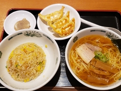 半ラーメン...