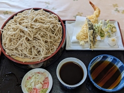 お昼にお蕎麦を...