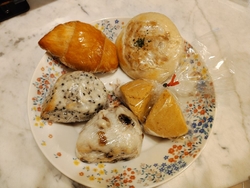 米粉のパンをテ...