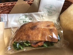 お昼にイートイ...